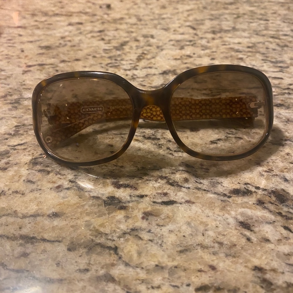 Coach sun glasses